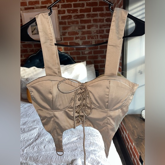 LACE UP CORSET TOP - Picture 2 of 5